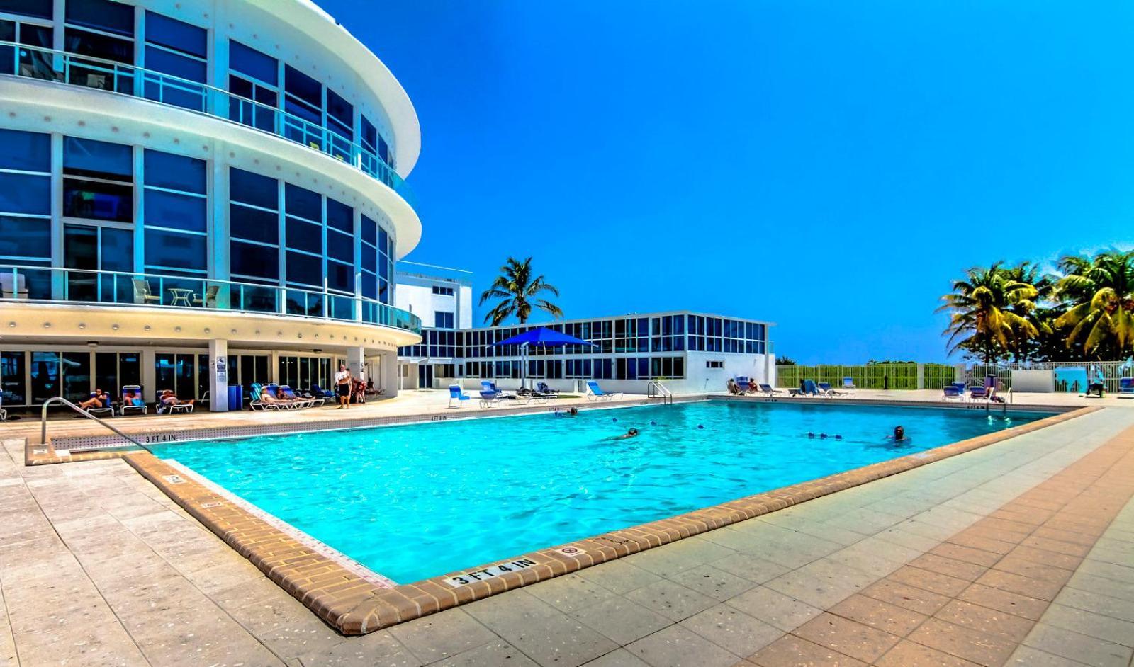 Castle 835 Oceanview Studio On Beach With Pool, Gym, Bars, And Free Parking Villa Miami Beach Buitenkant foto